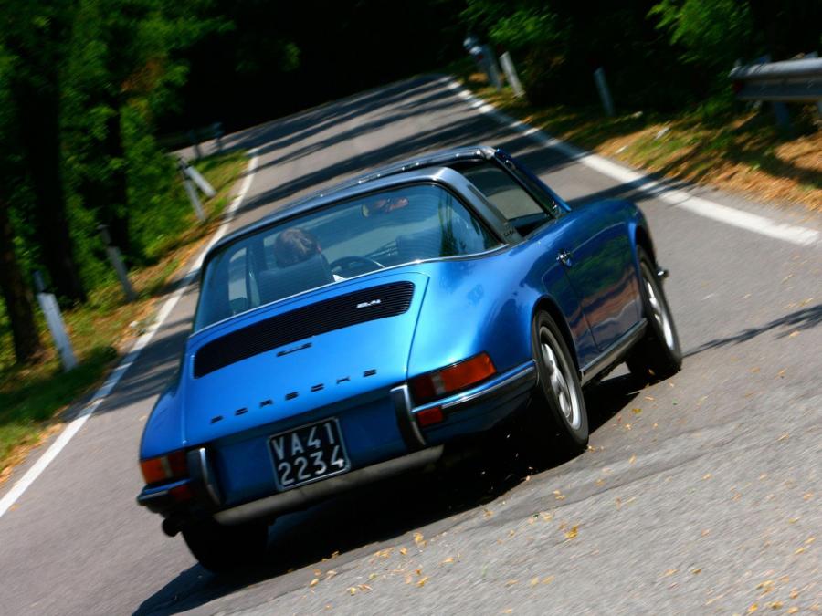  Porsche 911 S 2.4 Targa 1971 года  (фото 6 из 6)